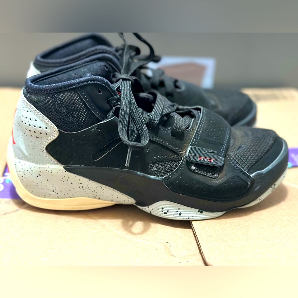 Boys Nike Air Jordan Zion Sneakers